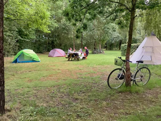 Emplacement cyclo touristes avec TIPI